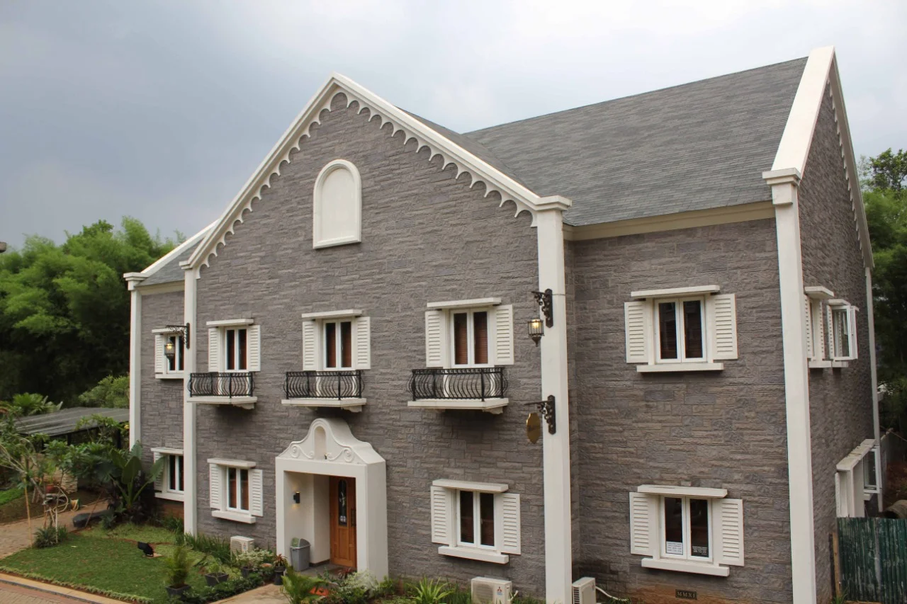 Gedung Pastoran St. Laurentius Alam Sutera, Tangerang